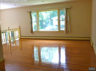 157 Windsor Rd, Paramus, NJ 07652