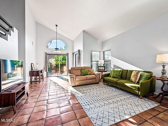 5th image of 621 W Cassidy Pl