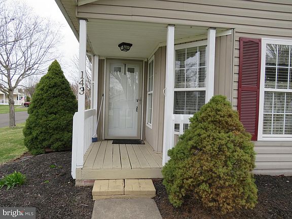5th image of 143 Raven Ct