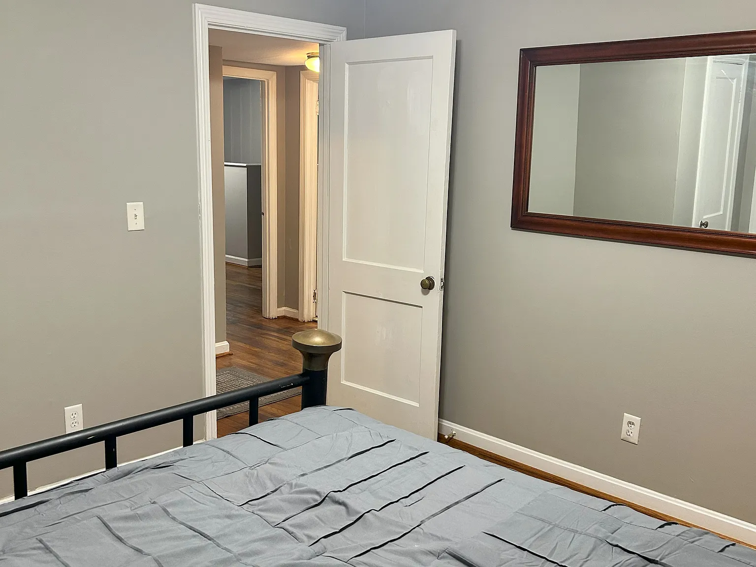 5 bed, 2000 sqft, $3,200 — Photo 4