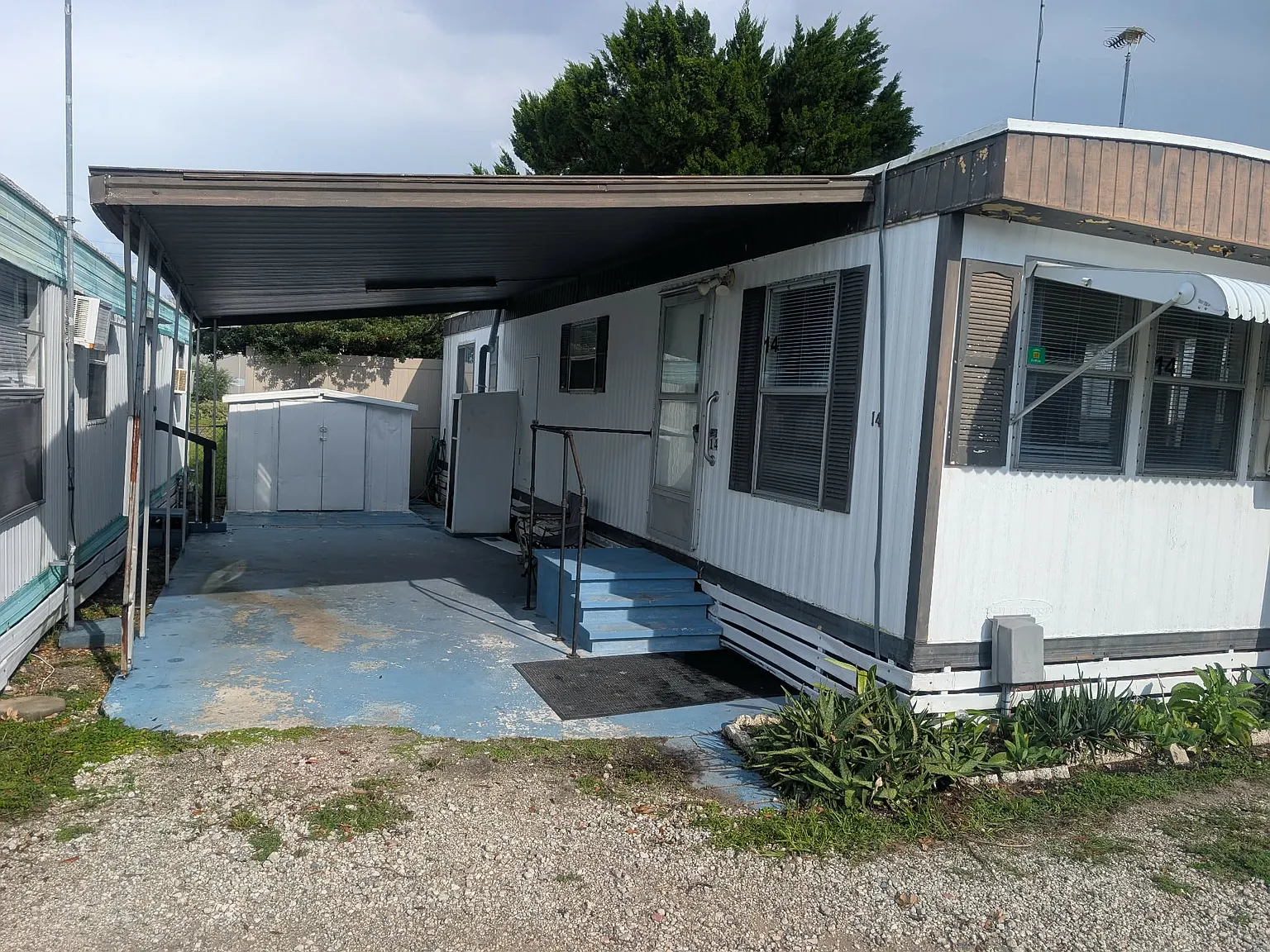 120 S Fortner Ave — Photo 1