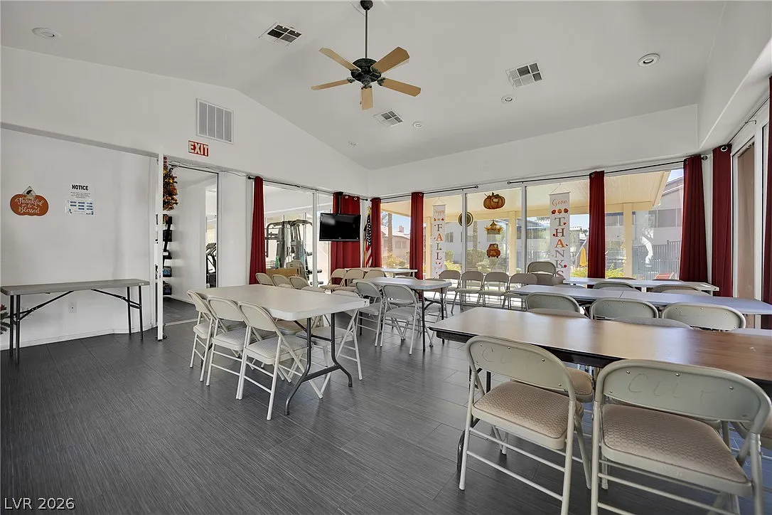 2 bed, 2.0 bath, 1005 sqft, $1,800 — Photo 3