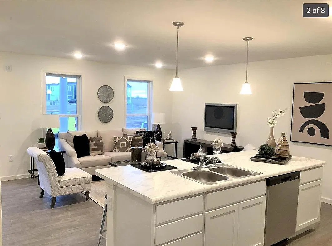 3 bed, 2.5 bath, 1440 sqft, $2,800 — Photo 2