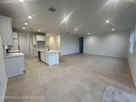 3rd image of 38374 Palomino Dr