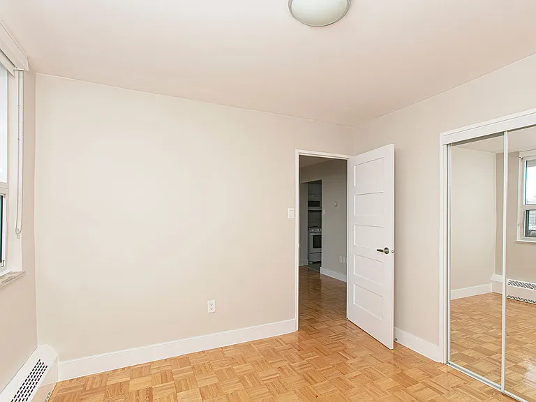 666 Spadina Ave — Photo 19