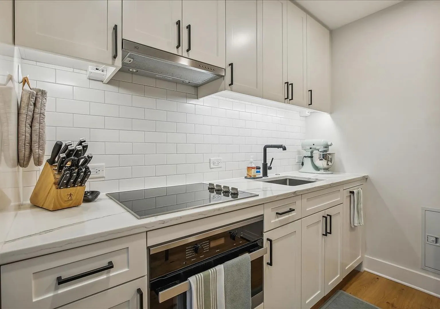 Fabulous 1 Bed/1 Bath condo at The Avidian in Navy Yard! — Photo 2