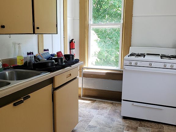 3rd image of 604 E Buchtel Ave APT 2