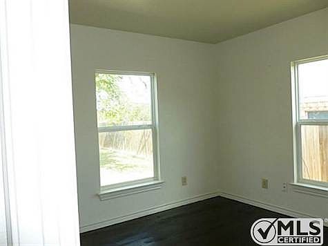 4th image of 8012 Arbor Ave