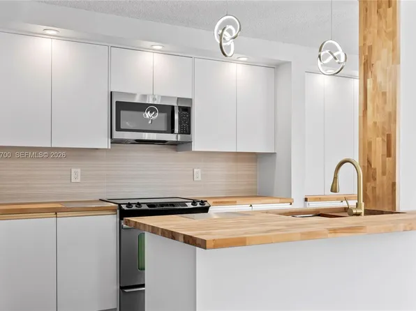 7511 S Oriole Blvd APT 201, Delray Beach, FL 33446