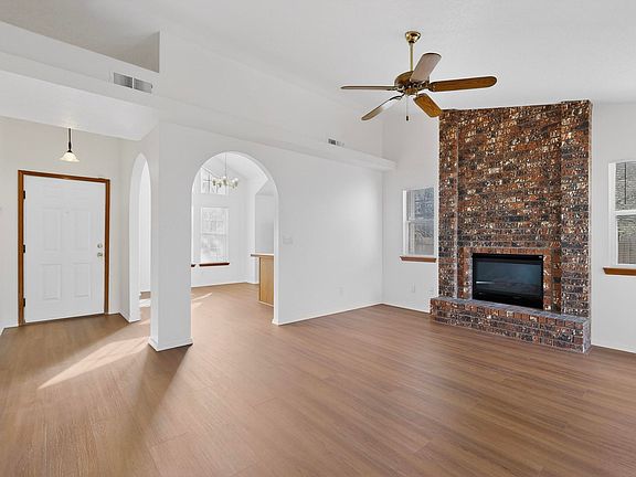 5th image of 9 Apache Plume Rd