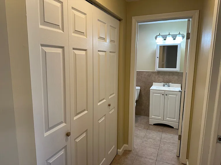 Notre Dame Apartments — Photo 17