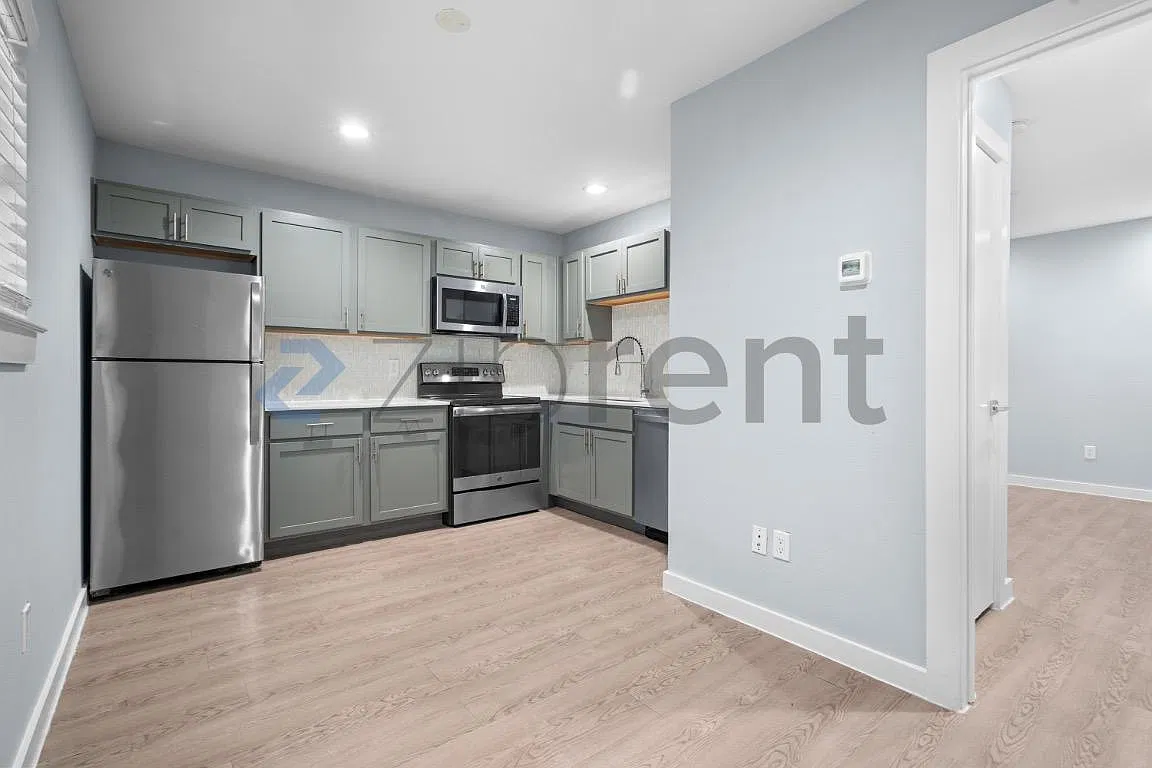 1 bed, 400 sqft, $990 — Photo 3