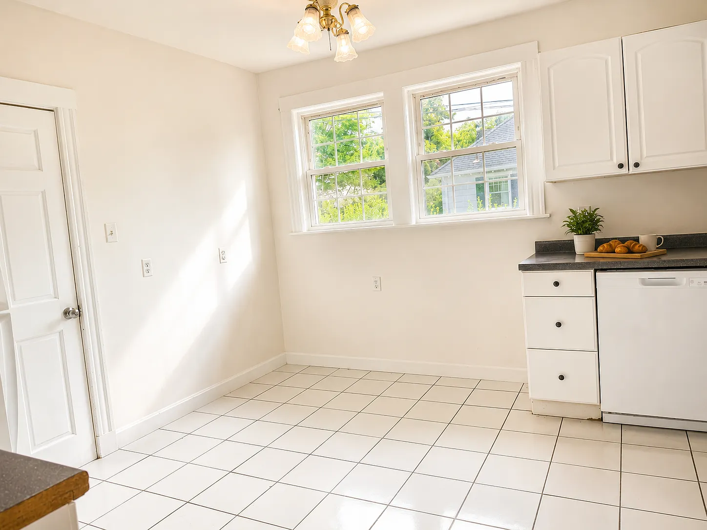6 bed, 1800 sqft, $5,995 — Photo 4