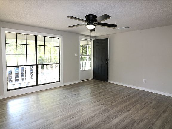 5th image of 708 Ellington St