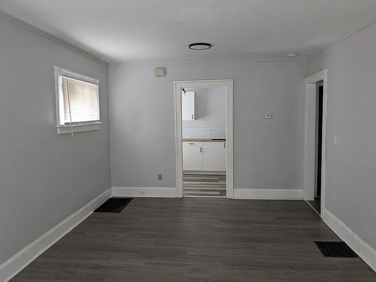 2027 S 5th St — Photo 3