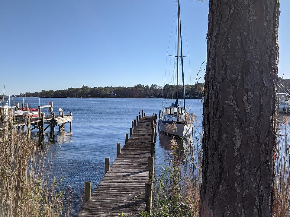 1st image of 100 Regatta Dr