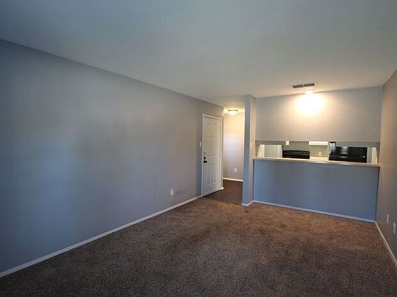 5th image of 400 W Heritage Dr APT 104