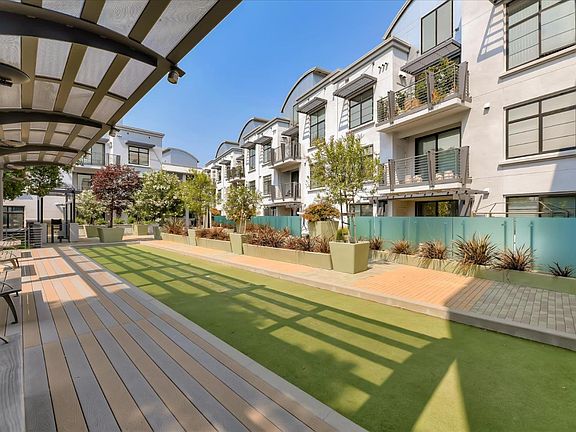 2nd image of 10745 N De Anza Blvd Unit 103