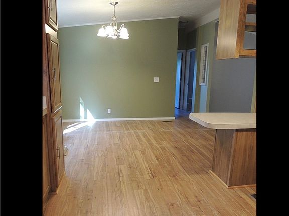 5th image of 101 SE Cabana Ave