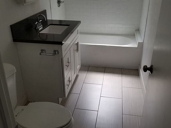 4th image of 1366 N Serrano Ave #3