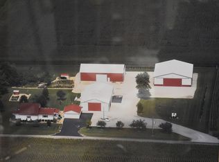 8584 W Illiniwick Rd, Warrensburg, IL 62573