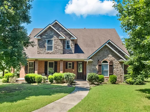 453 Sonoma Cir, Fayetteville, AR 72703