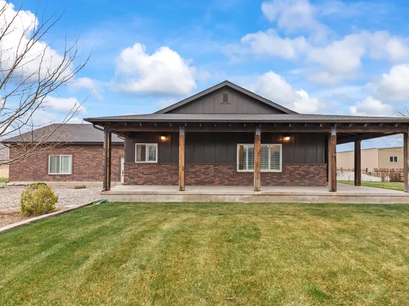 1165 E Austin Dr, Elsinore, UT 84724