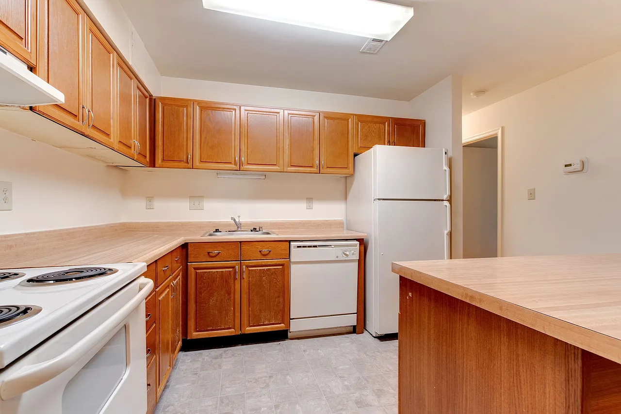 Hunter's Run Apartments — Photo 4