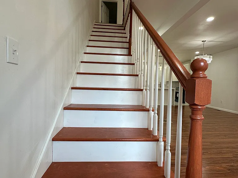 stairs 1st floor