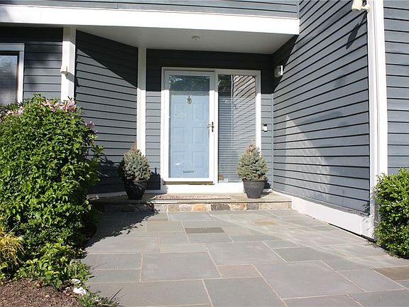 4th image of 146 Fieldpoint Dr