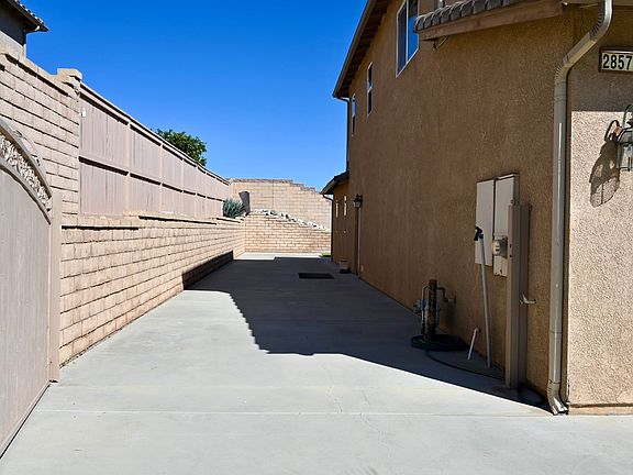 3rd image of 28574 Sunridge Ct
