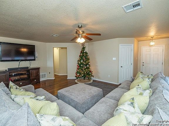 3rd image of 316 Saddlehorn Way