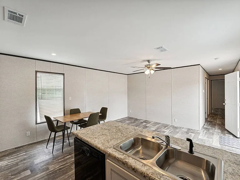 610 S Heather Way #54 — Photo 3