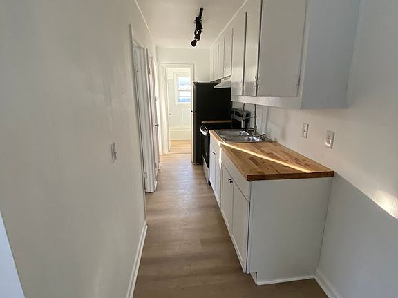 3rd image of 1300 Lola Ave APT 5