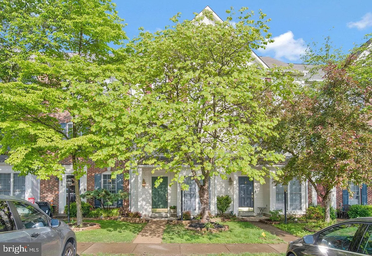 Building Photo - 8872 Stable Forest Pl