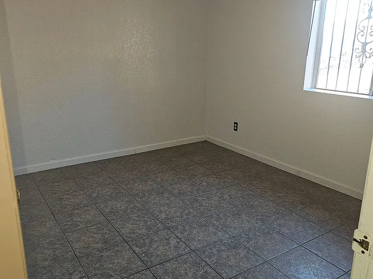 4933 Marconi Dr — Photo 6