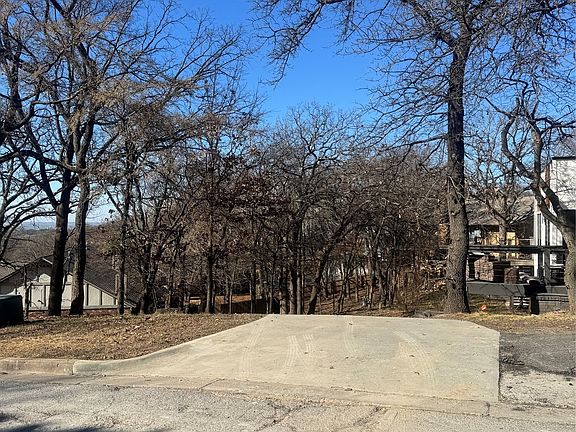 4th image of S Urbana Ave