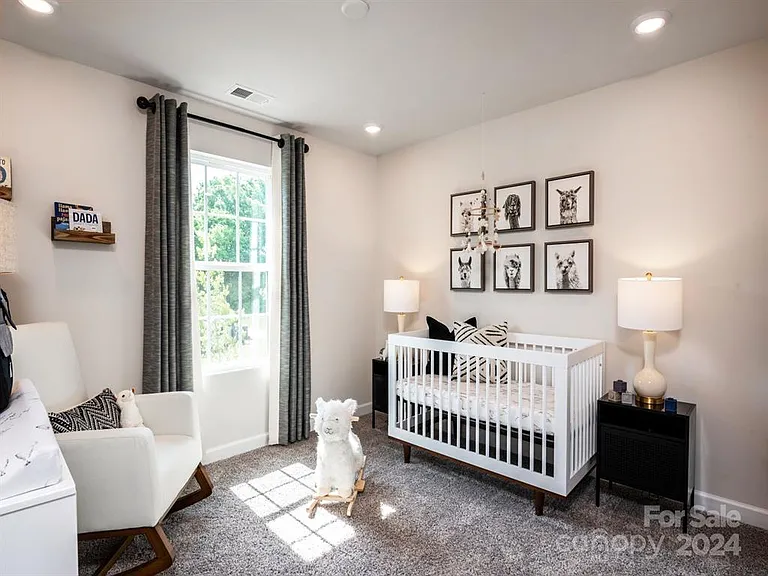 325 Cranford Dr — Photo 5