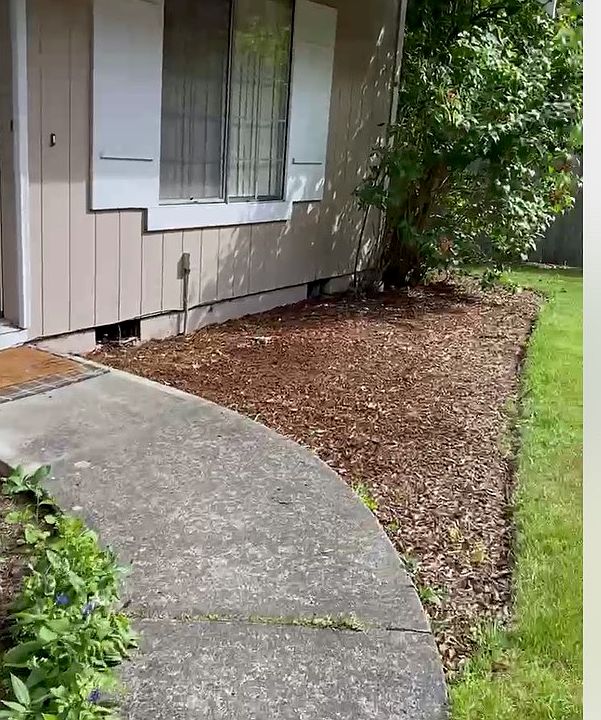 1st image of 630 Malibu Dr SE