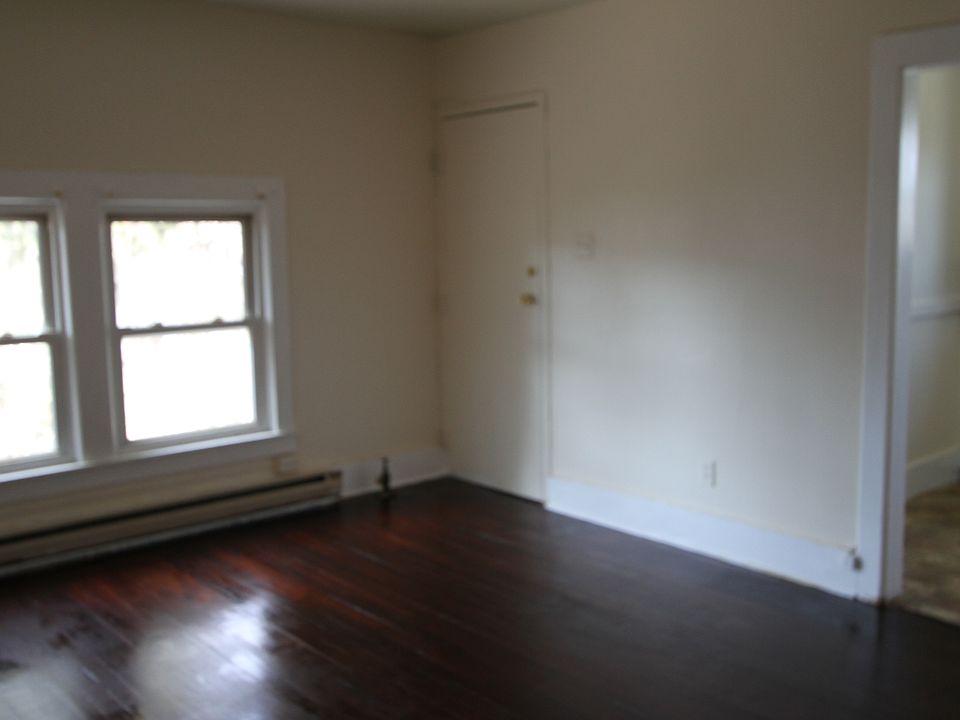 2nd image of 360 N Main St