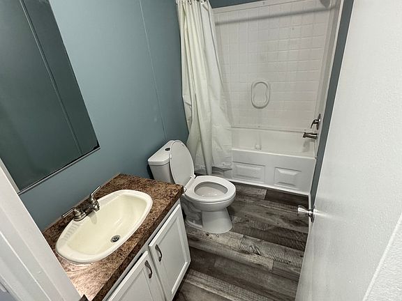 5th image of 530 Anna Ave
