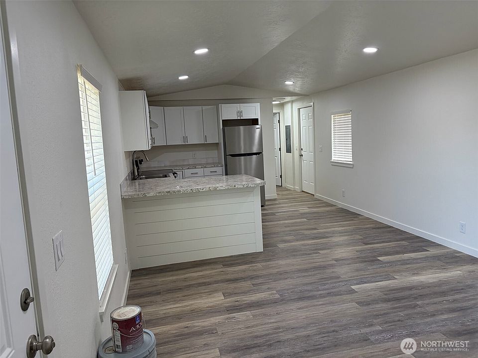2nd image of 3010 W Peninsula Drive #77