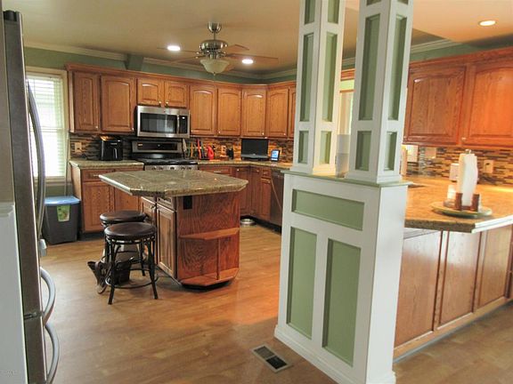 2nd image of 7711 Columbine Dr