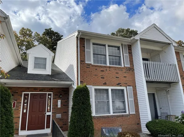 8 Concorde Way #B3, Windsor Locks, CT 06096