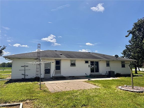 4th image of 13982 E 1100th Ave