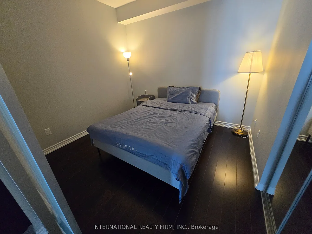 Photo 2 of 6 - 386 Yonge St #3404 - Toronto, ON Building Photo - 386 Yonge St #3404