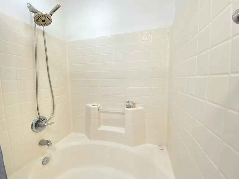 777 Stephens Ave #C — Photo 7