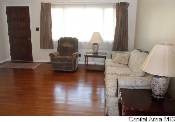 4th image of 35 Lake Knolls Dr