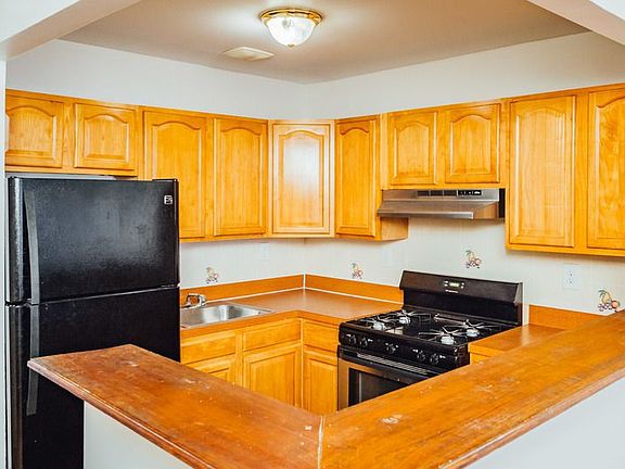5th image of 22 Jefferson St #1