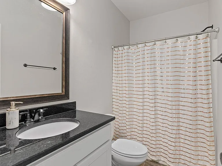 289 Lake Pride Dr — Photo 12